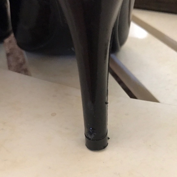 MICHAEL Michael Kors Black Patent Pumps - Picture 5 of 8